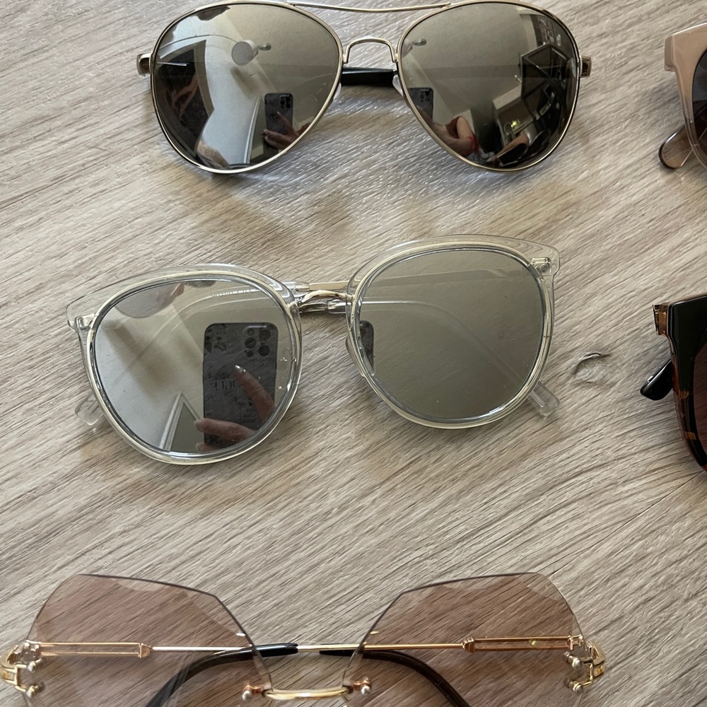 Sunglasses bundle - Picture 2 of 3